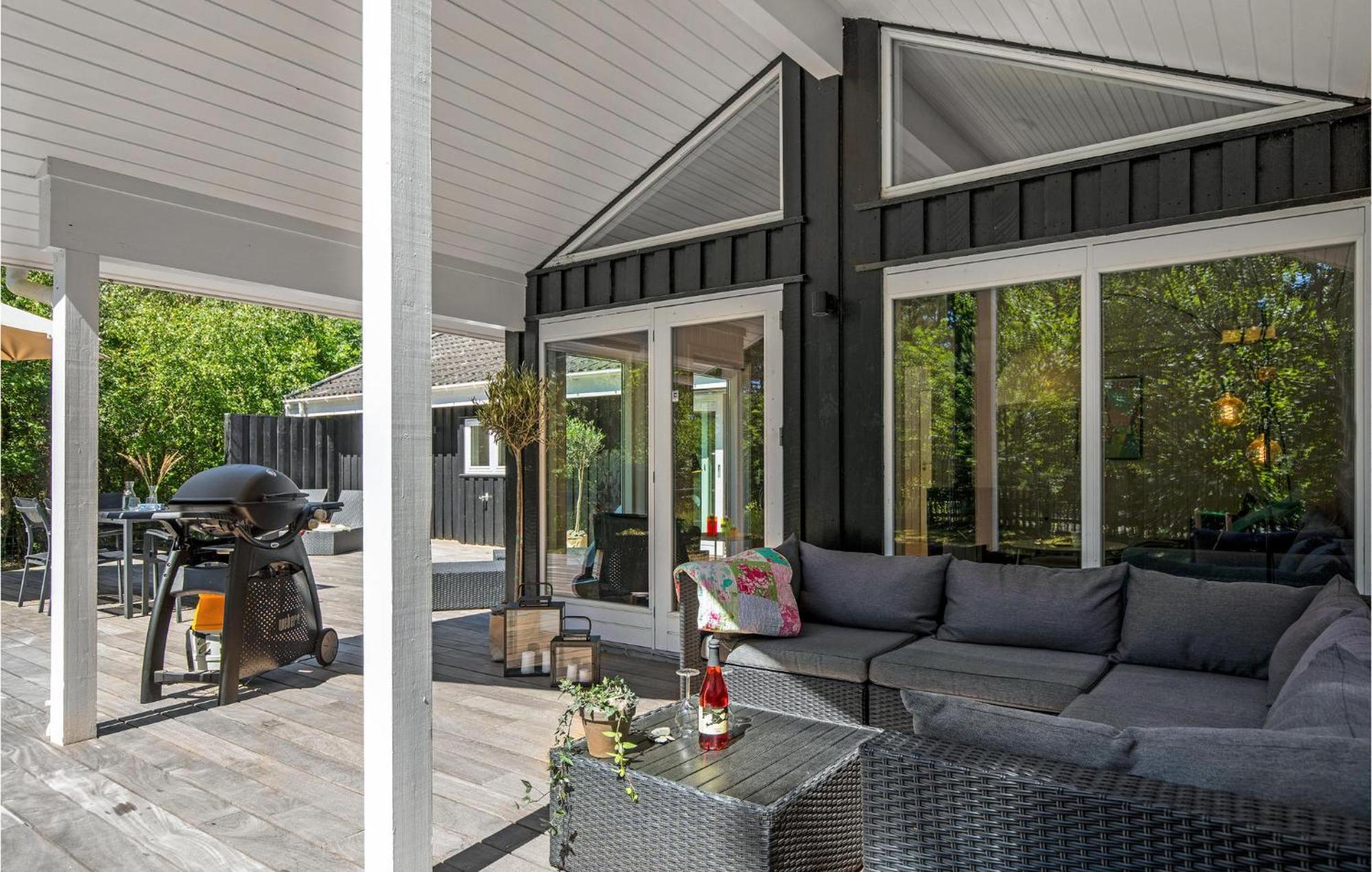 Awesome Home In Nexo With Sauna Snogebaek Bagian luar foto