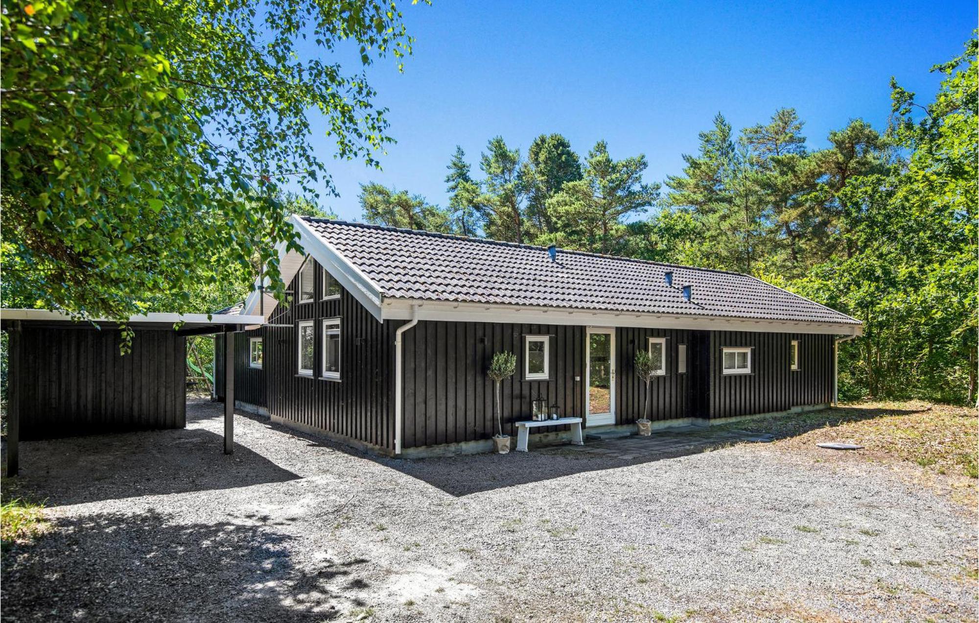 Awesome Home In Nexo With Sauna Snogebaek Bagian luar foto