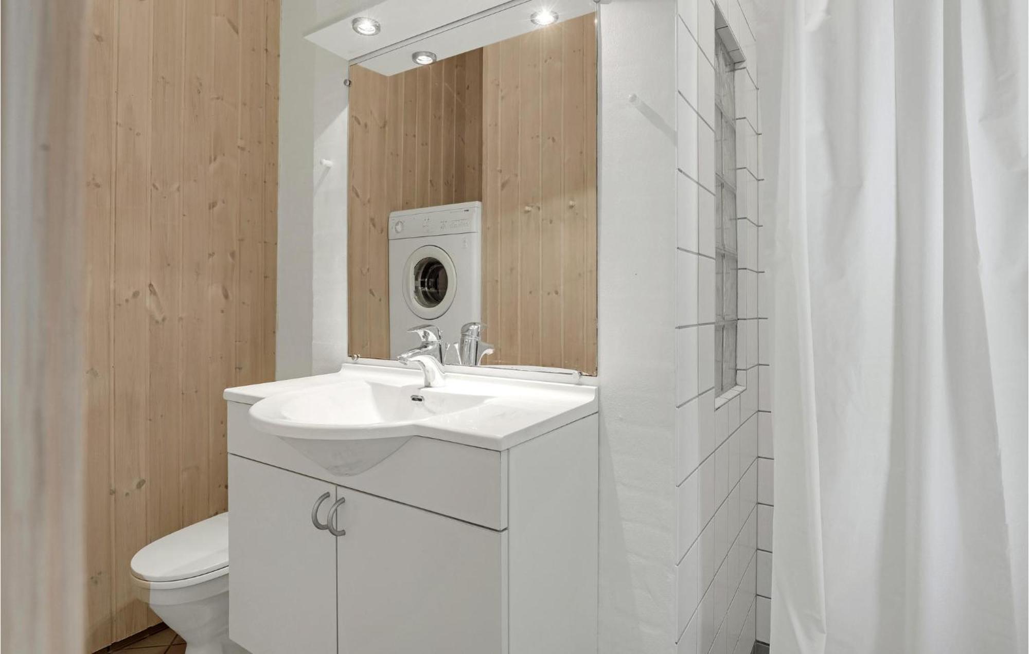 Awesome Home In Nexo With Sauna Snogebaek Bagian luar foto